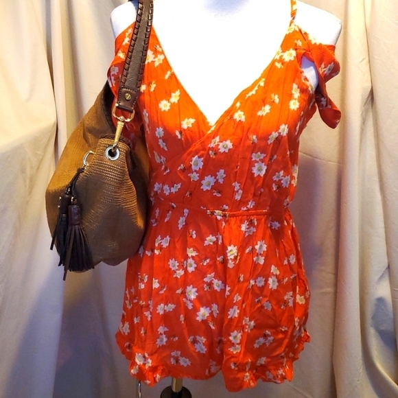 Michael Kors Textured Hobo - Picture 2 of 11